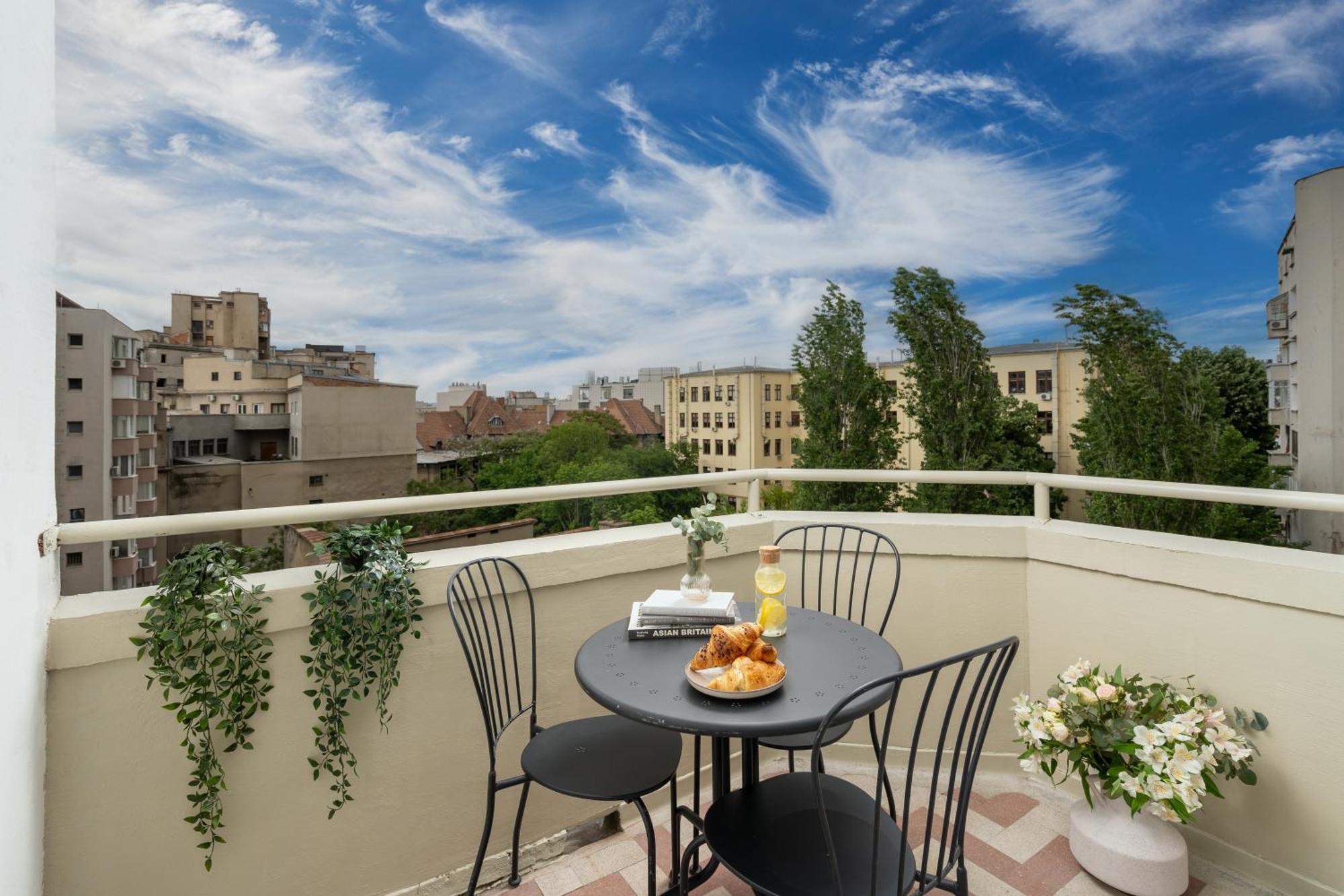 Apartament Little Paris By Urbanesq Bukareszt Zewnętrze zdjęcie